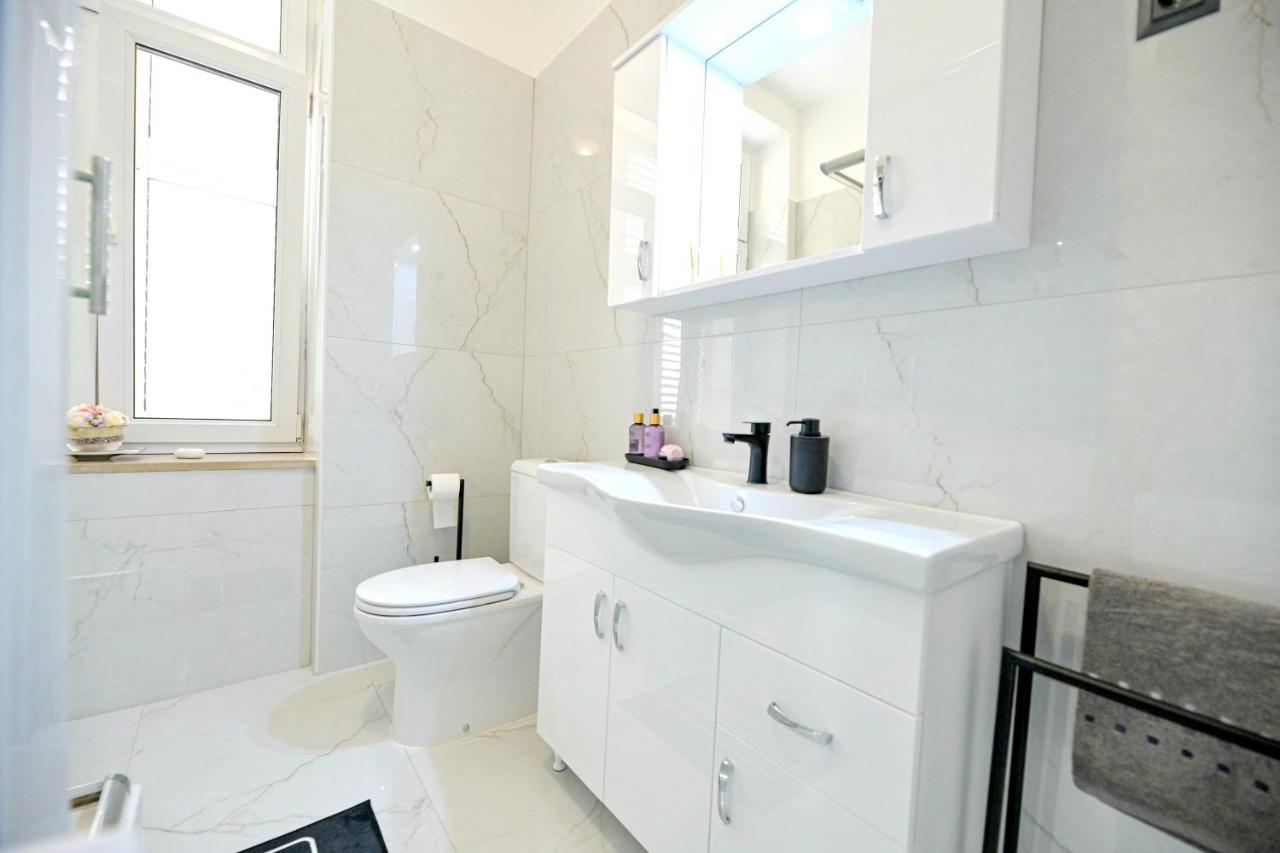 Luxury Laura Apartment *
